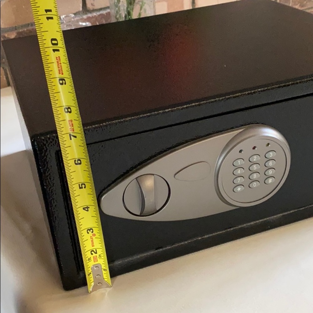 SentrySafe Home Safe - Picture 5 of 8